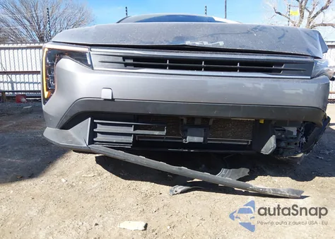 2025 Kia K4 Lxs z USA, uszkodzony, nr VIN 3KPFT4DE0SE028387